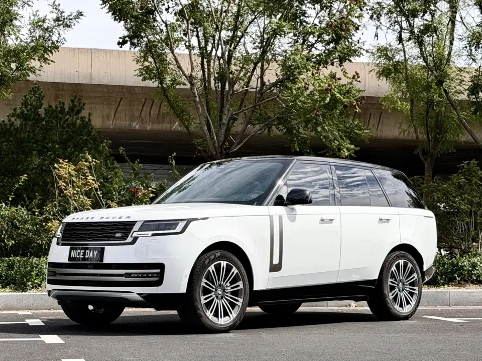 Land Rover Range Rover 3.0 L6 360PS Golden Age Edition 2023