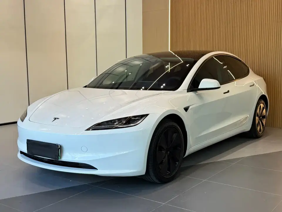 Tesla Model 3 Model Year Facelift Rear-Wheel Drive 2026