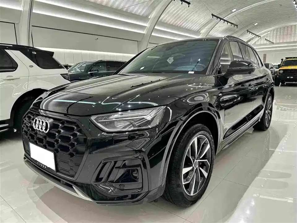 Audi Q5L Model 40 TFSI Luxury Dynamic 2024