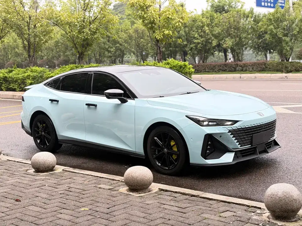 Changan UNI-V 1.5T Premium Model 2022