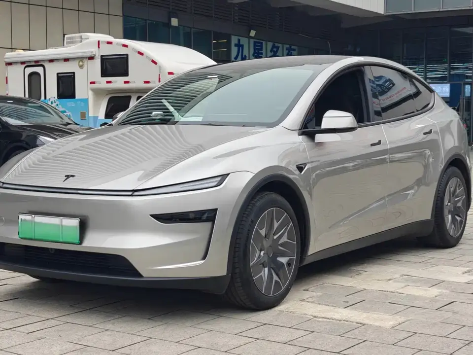 Tesla Model Y Long Range All-Wheel Drive 2026