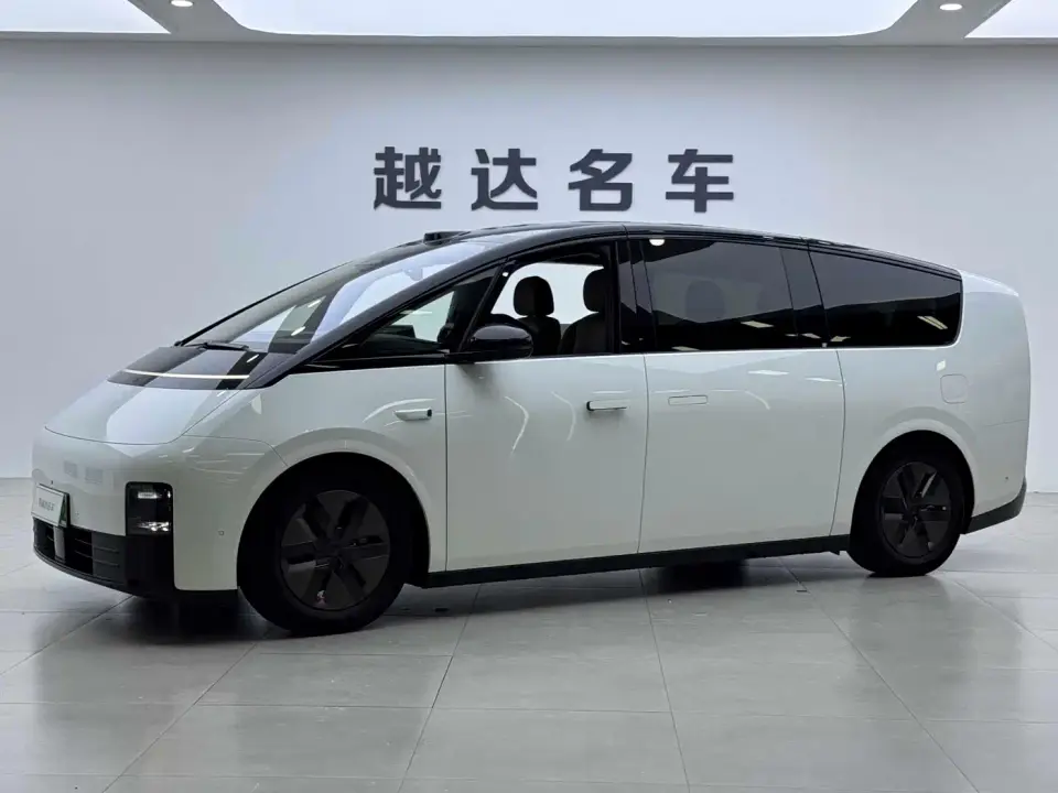 Li Auto MEGA Model Home Family Special Edition 2025