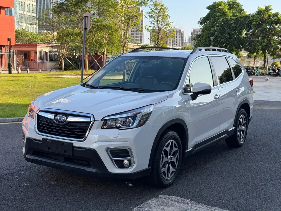 Subaru Forester 2.0i Luxury Edition with EyeSight 2021
