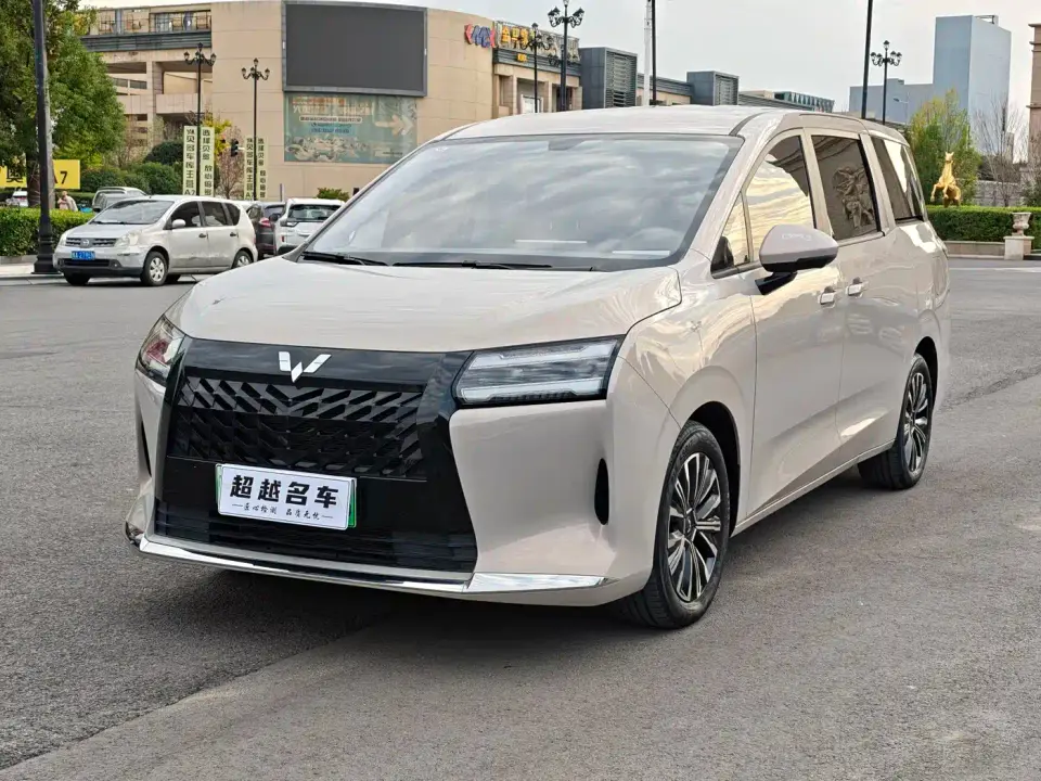 Wuling Motors Xingguang 730 New Energy Model Plug-in Hybrid Base Version 2025