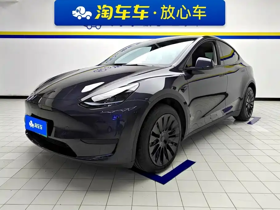 Tesla Model Y Rear-Wheel Drive Version 2024