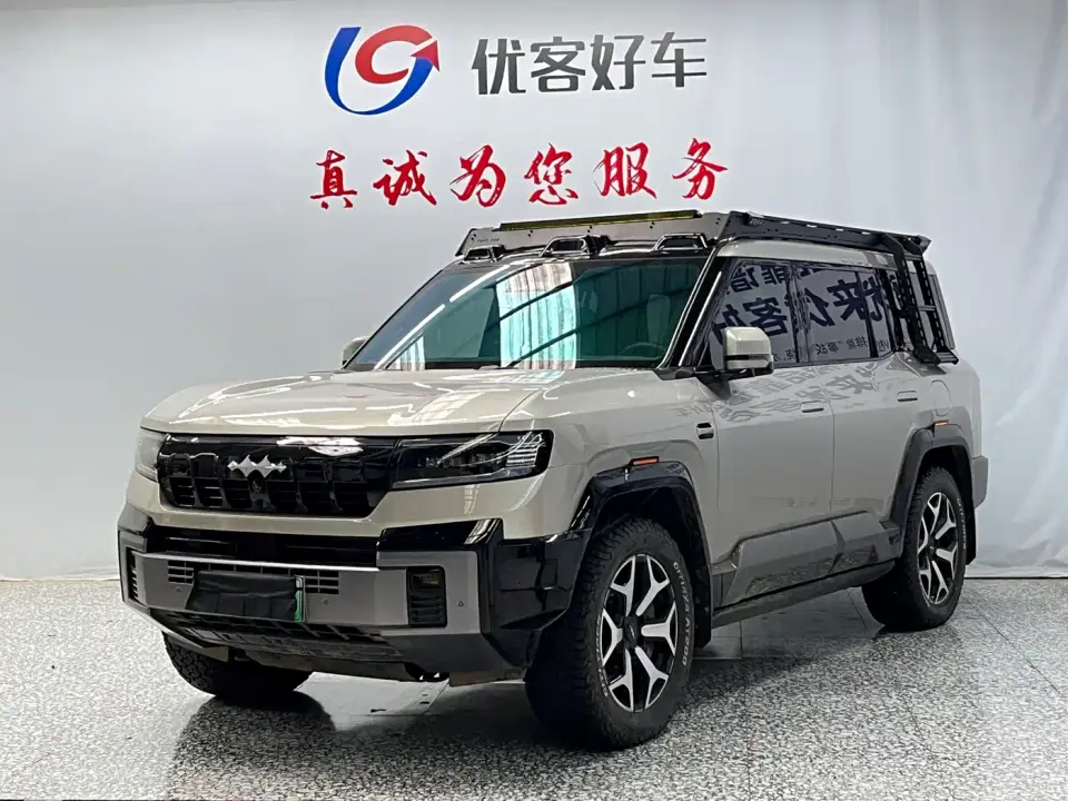 Fangchengbao Leopard 8 Zhiyong Flagship 6-Seater 2025