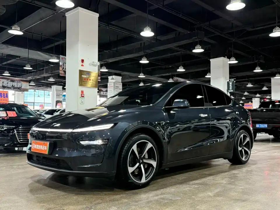 Tesla Model Y Facelift Long Range All-Wheel Drive 2025