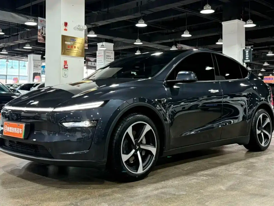Tesla Model Y Facelift Long Range All-Wheel Drive 2025