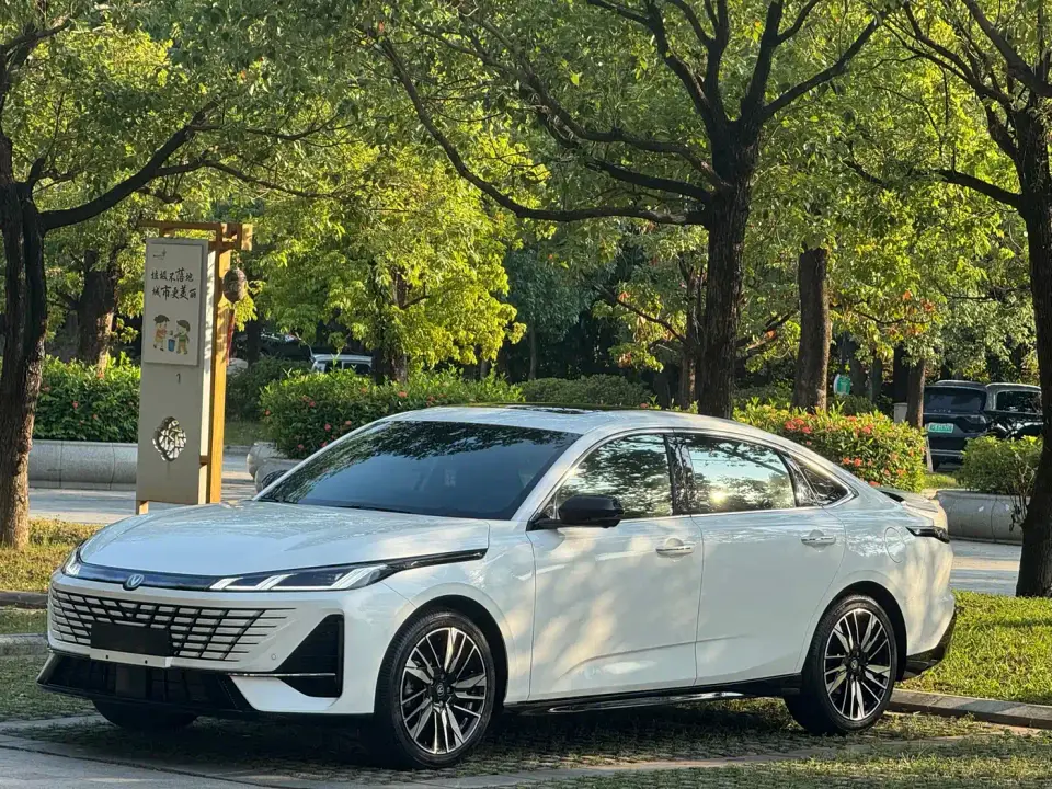 Changan Eado Model Year Facelift 1.5T 500Bar Premium Edition 2025