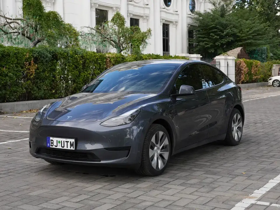 Tesla Model Y Rear-Wheel Drive Version 2022