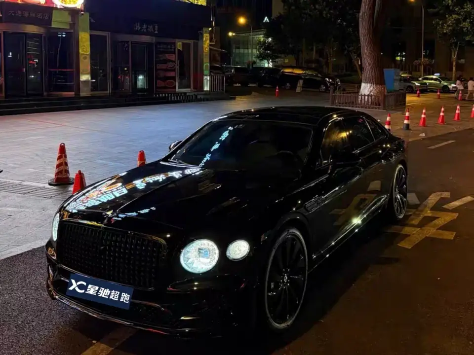Bentley Flying Spur 4.0T V8 Standard Version 2022
