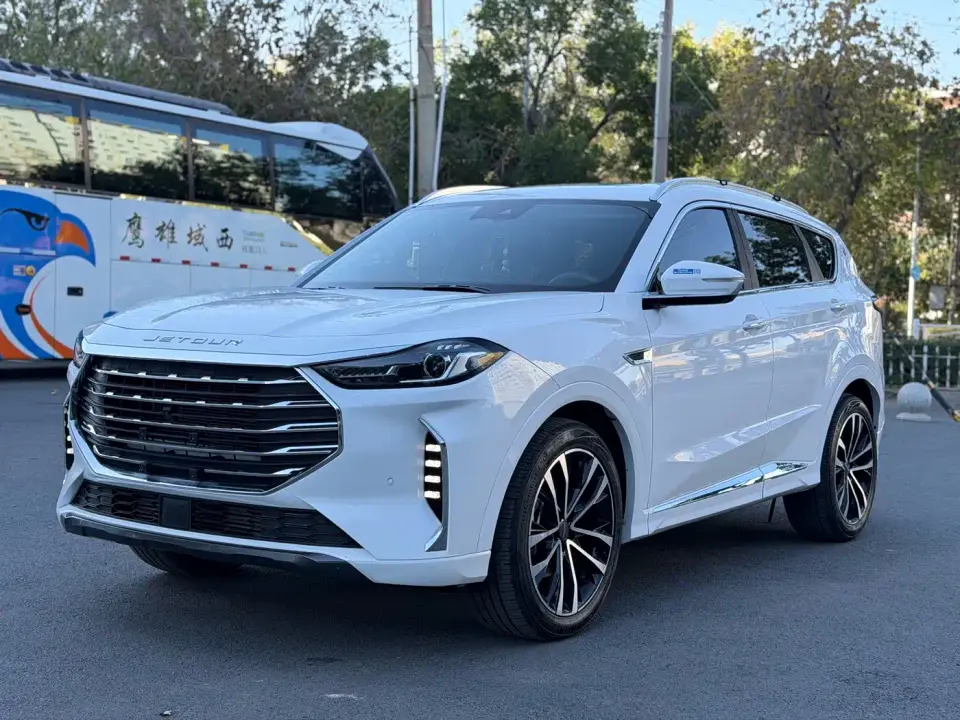 Jetour X70 PLUS 1.6T DCT Di PRO+ 5-seater 2023