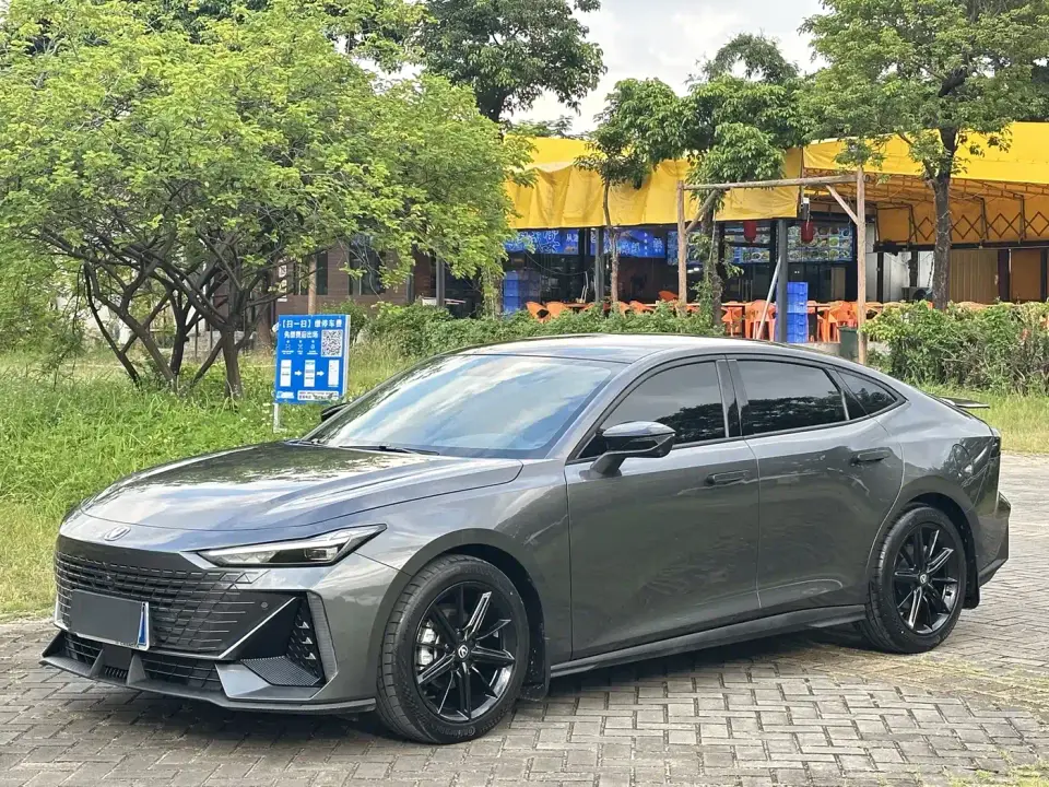 Changan UNI-V 1.5T Premium Model 2022