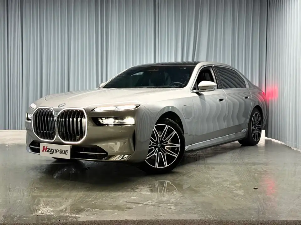 BMW i7 eDrive50L Premium Luxury Package 2023