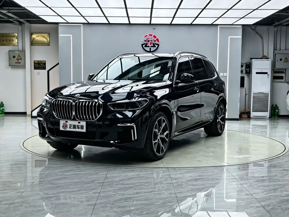 BMW X5 Model xDrive 40Li M Sport Package 2022