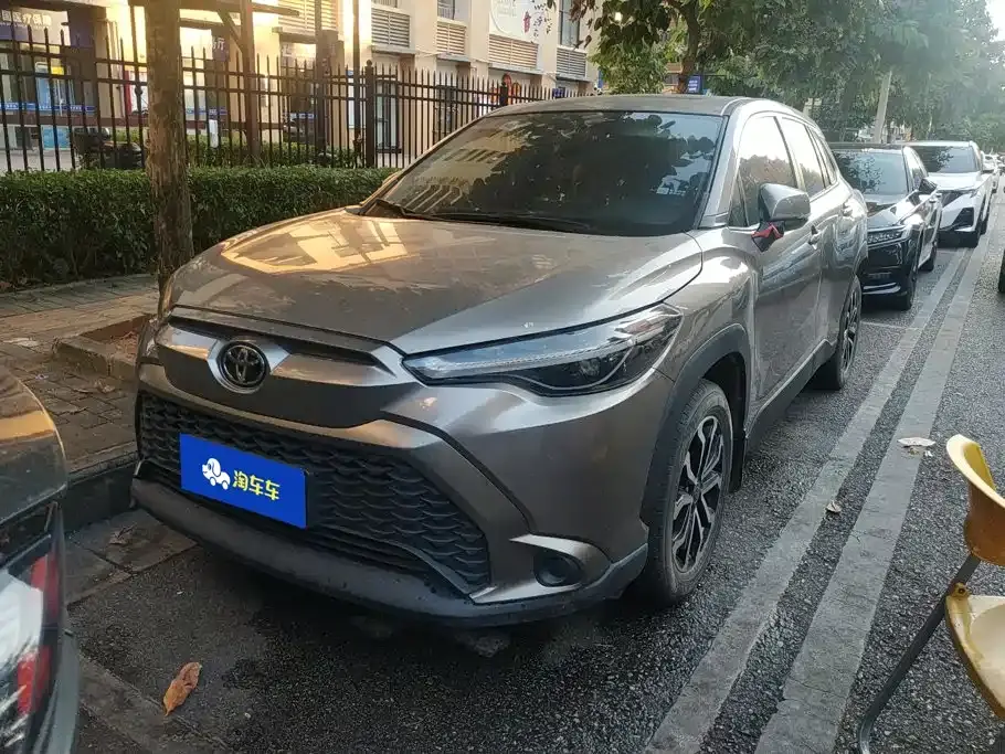 Toyota Frontlander 2.0L CVT Luxury Edition 2022