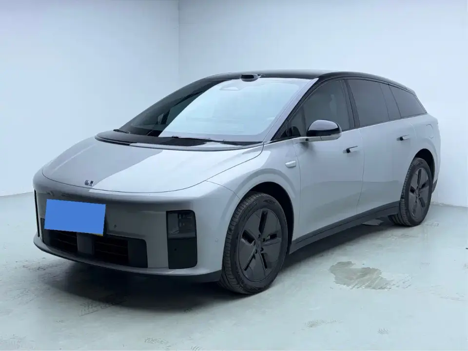 Li Auto i6 2WD Base Model 2025