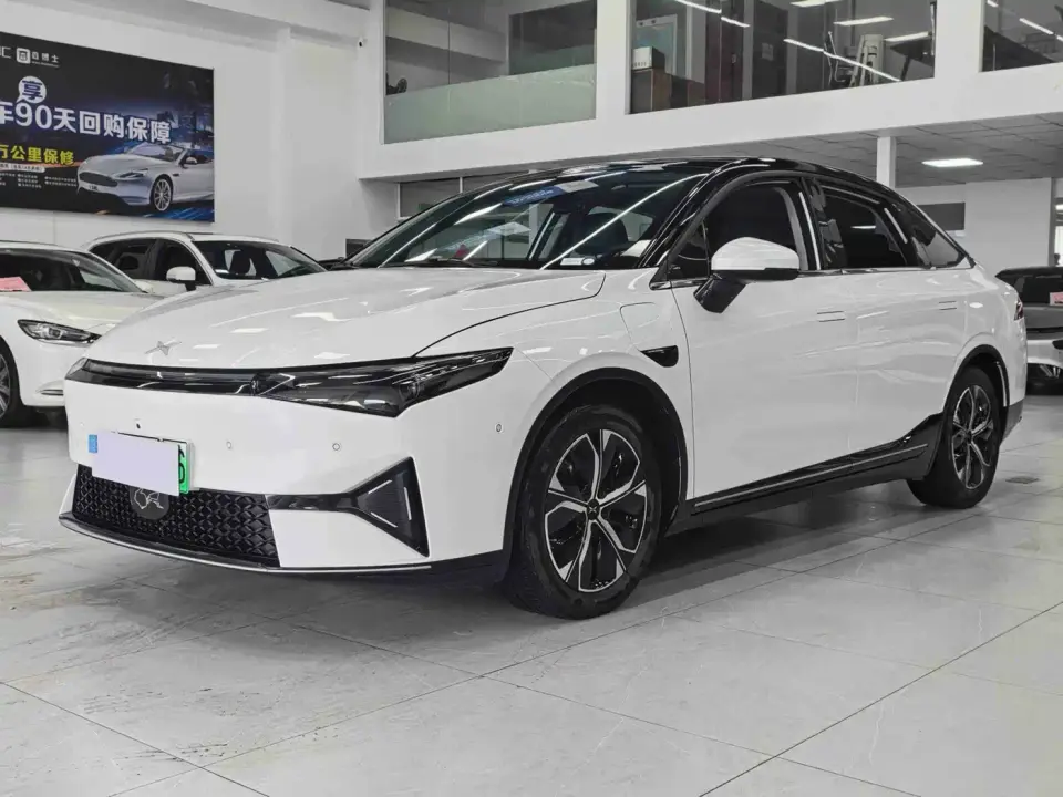 XPeng P5 Model 550E 2022