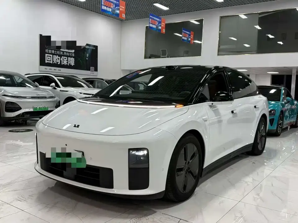 Li Auto i6 2WD Base Model 2026