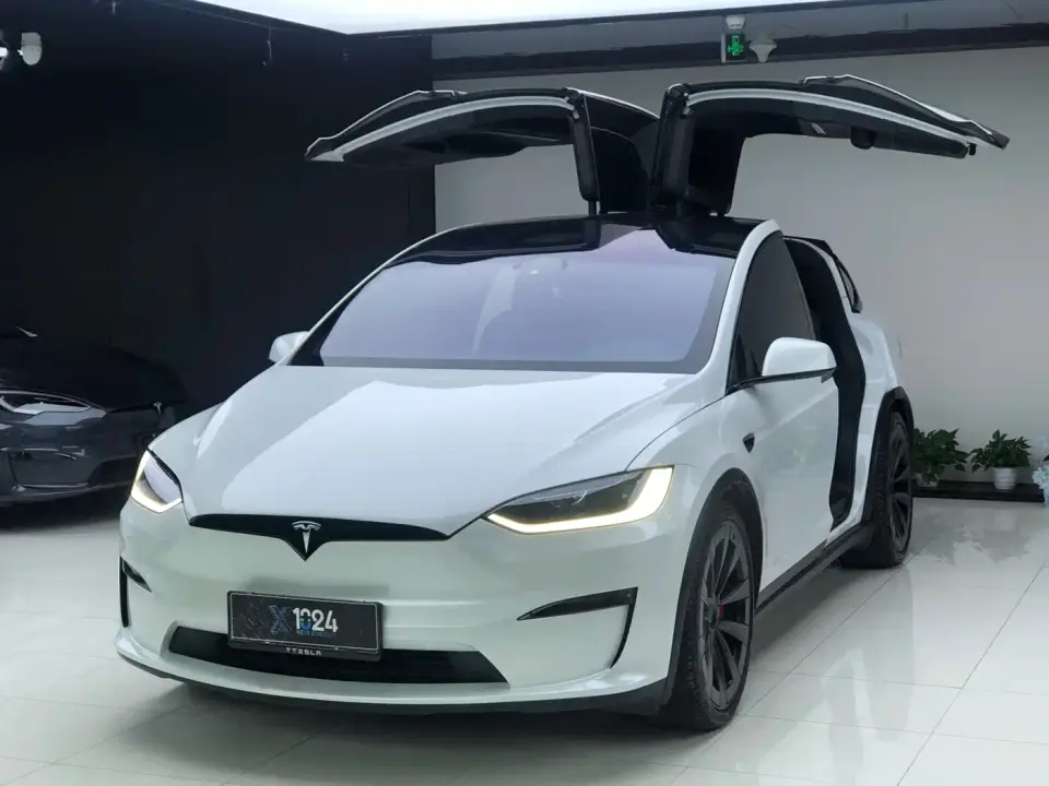 Tesla Model X Tri-motor AWD Plaid 2024