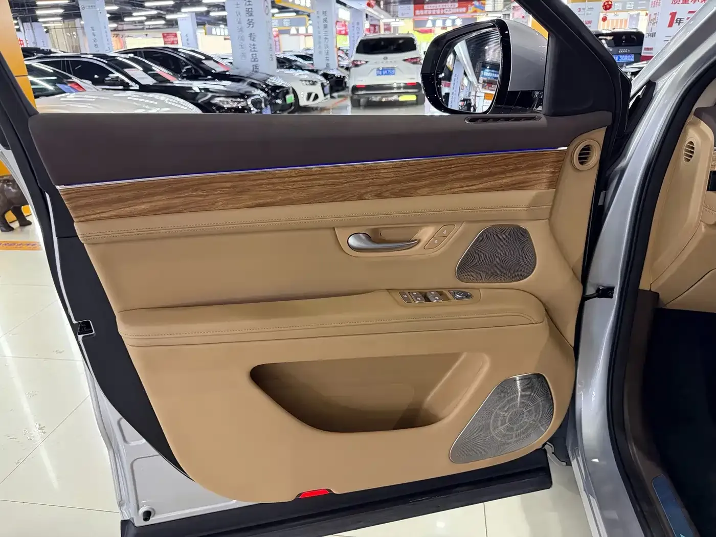 AITO Wenjie AITO M7 1.5T RWD Plus 5-Seater 2023 — фото 17