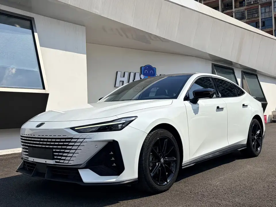 Changan UNI-V 1.5T Luxury Edition 2023