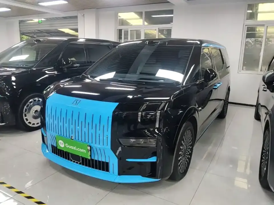 Zeekr 009 7-Seat Aisle AWD Version 108kWh 2024
