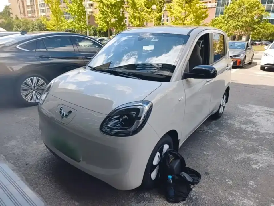 Wuling Motors Hongguang MINIEV 4-Door Advanced 2025