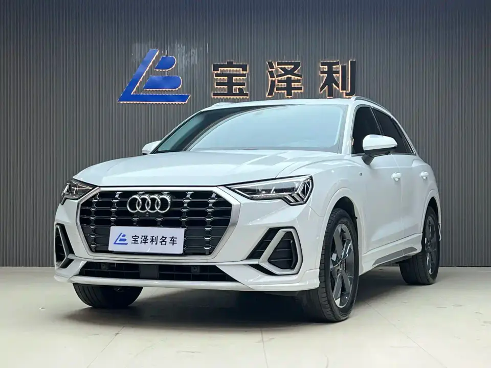 Audi Q3 35 TFSI Fashion Dynamic (1.4T) 2023