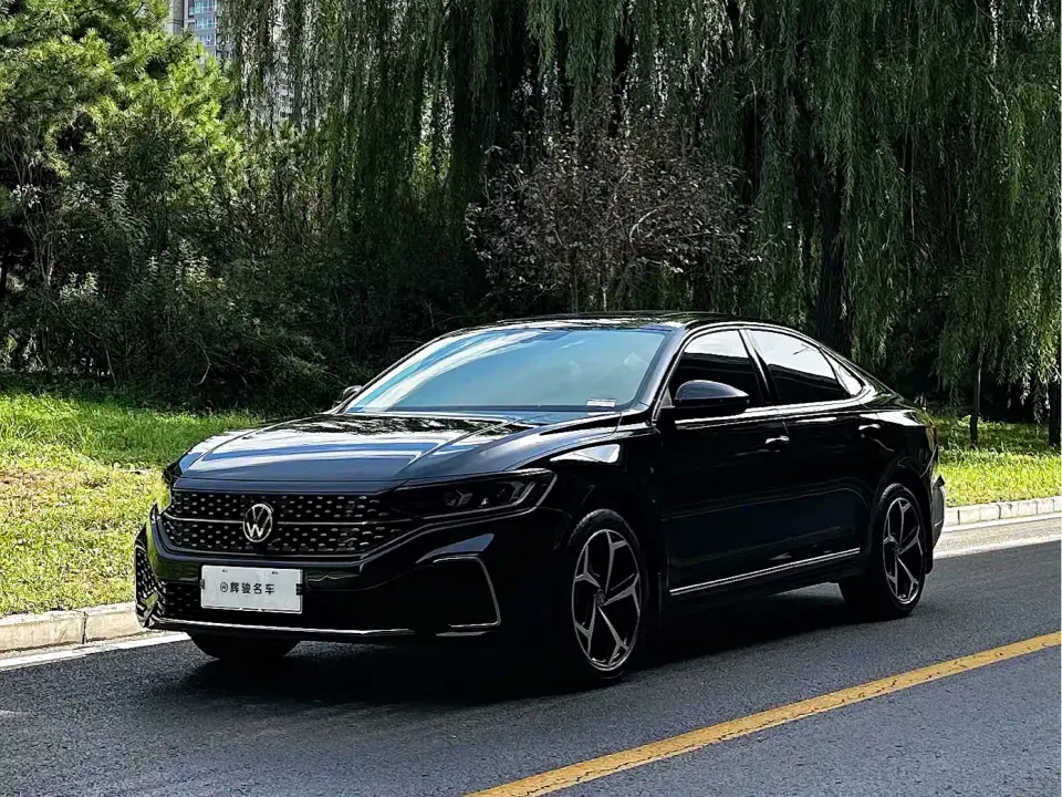 Volkswagen Passat Outstanding Edition 380TSI Starlight Dragon Soaring Version 2026