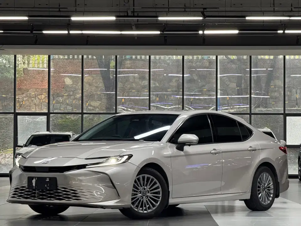 Toyota Camry 2.0E Elite Edition 2025