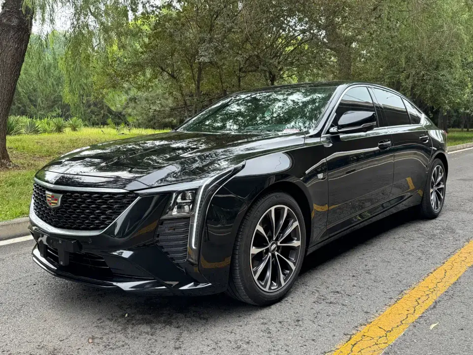 Cadillac CT5 Model 28T Urban Sport Edition 2025