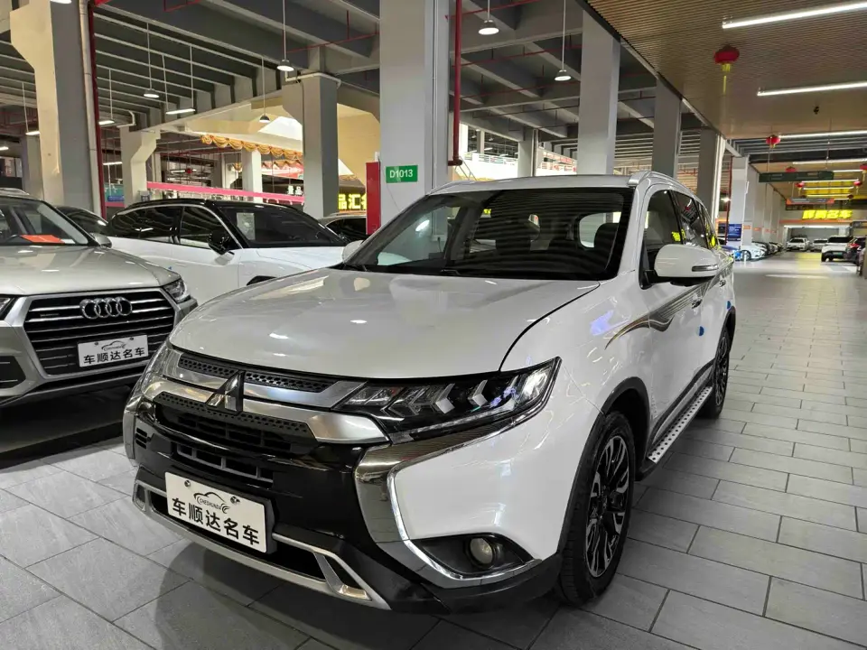 Mitsubishi Outlander 2.4L 4WD Deluxe Edition 7-Seater China VI 2019