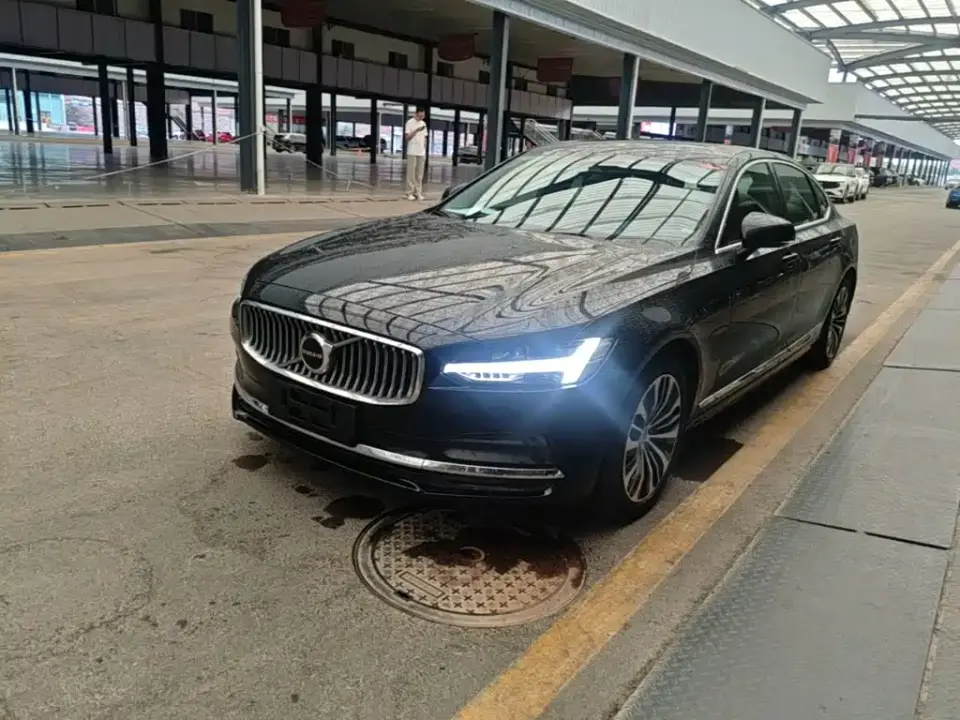 Volvo S90 B5 Zhiyi Luxury Edition 2024