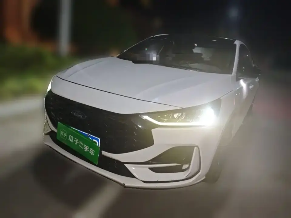 Ford Focus Sedan EcoBoost 180 Automatic ST Line 2022