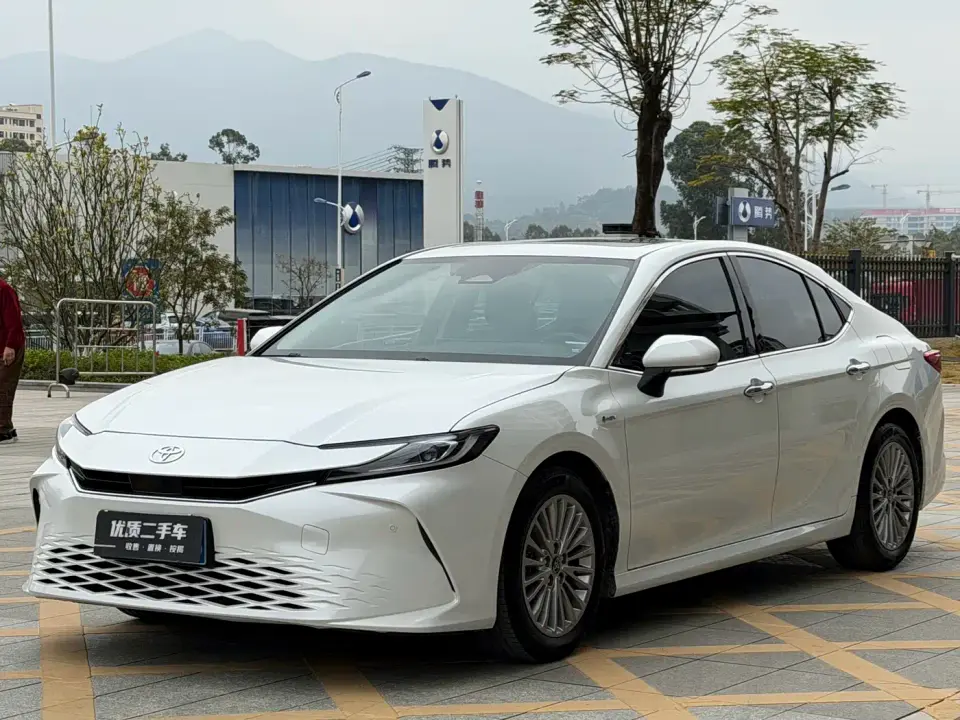 Toyota Camry Hybrid 2.0HGVP Luxury Edition 2024
