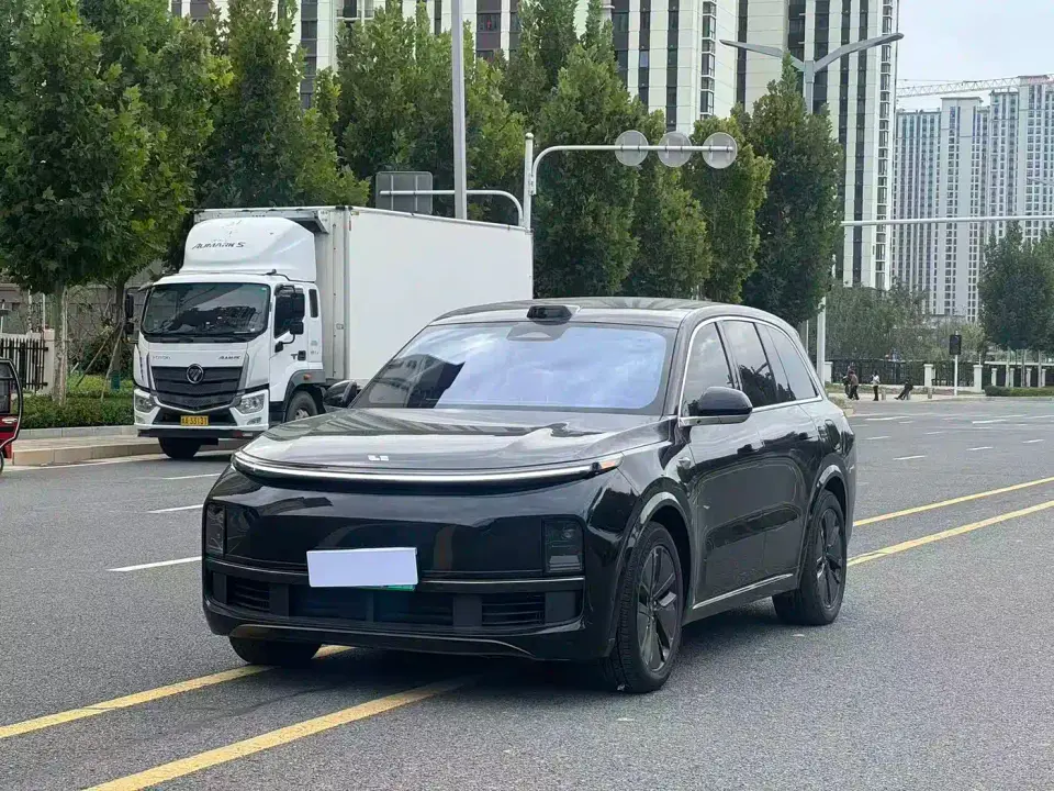 Li Auto Li L8 Pro 2025