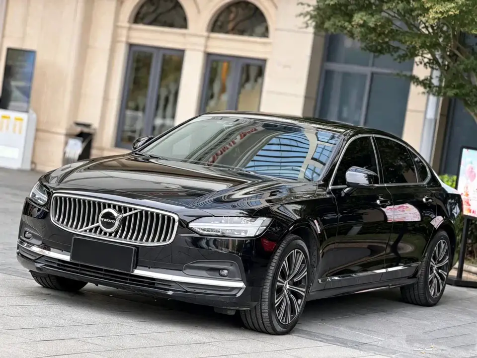 Volvo S90 Model B5 Momentum Luxury Edition 2021