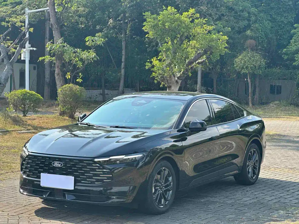 Ford Mondeo 2.0T EcoBoost Luxury 2026