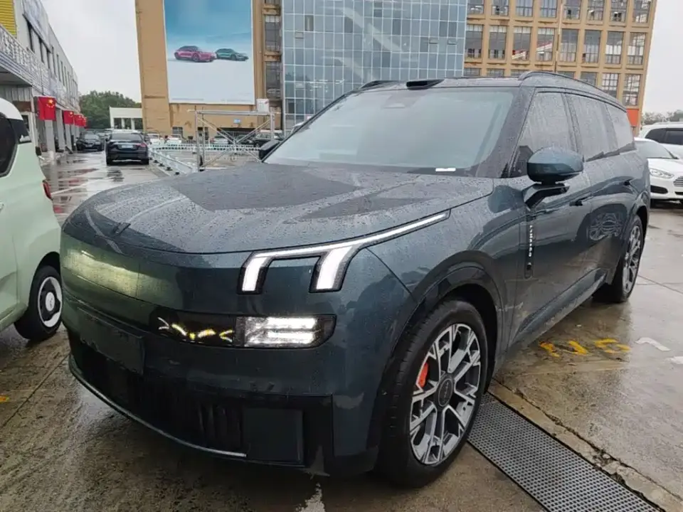 Lynk & Co 900 2.0T Ultra 2025