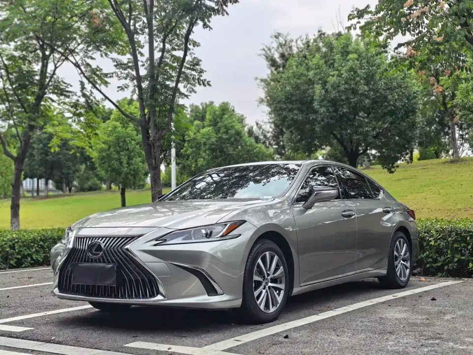 Lexus ES 260 Excellence Edition China V 2019