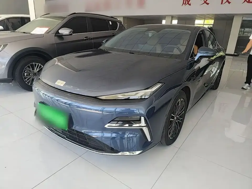 Geely Galaxy Galaxy Xingyao 8 130km EM-i Premium Edition 2025