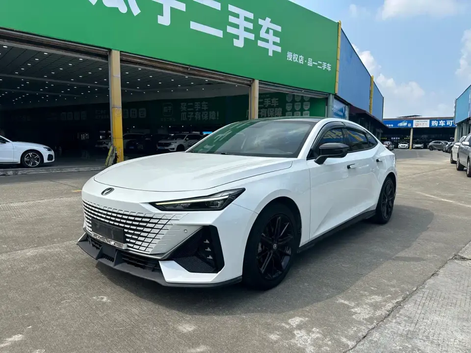 Changan UNI-V 1.5T Luxury Edition 2023