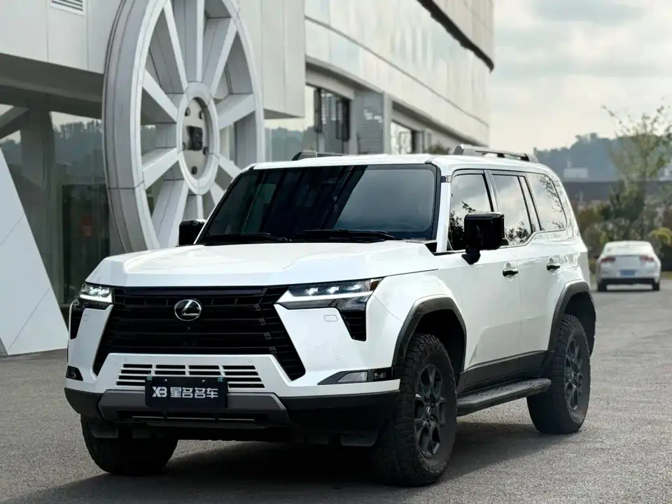 Lexus GX OVERTRAIL Summit Edition 2025