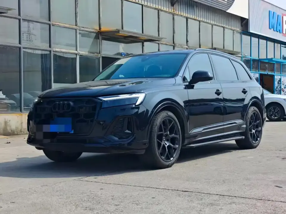 Audi Q7 45 TFSI quattro S line Black Warrior 2025