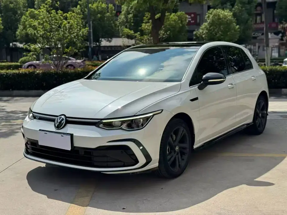 Volkswagen Golf Model 280TSI DSG R-Line 2024
