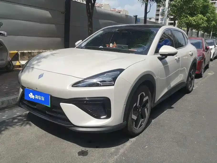 Baojun Yunhai 140km Plug-in Hybrid 2024