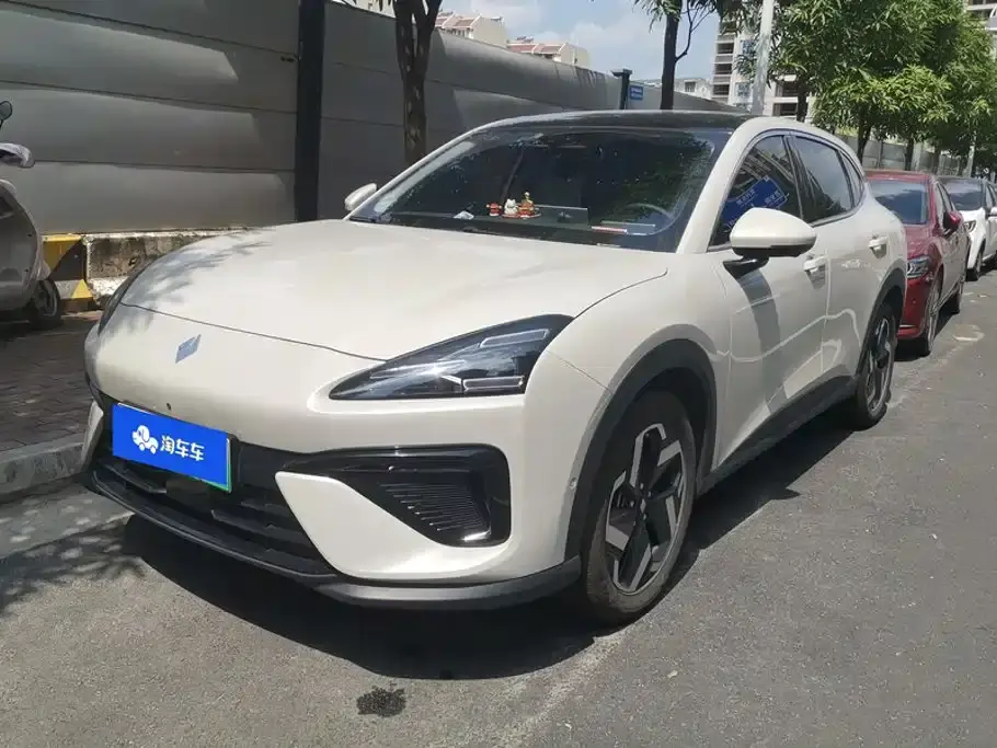 Baojun Yunhai 140km Plug-in Hybrid 2024