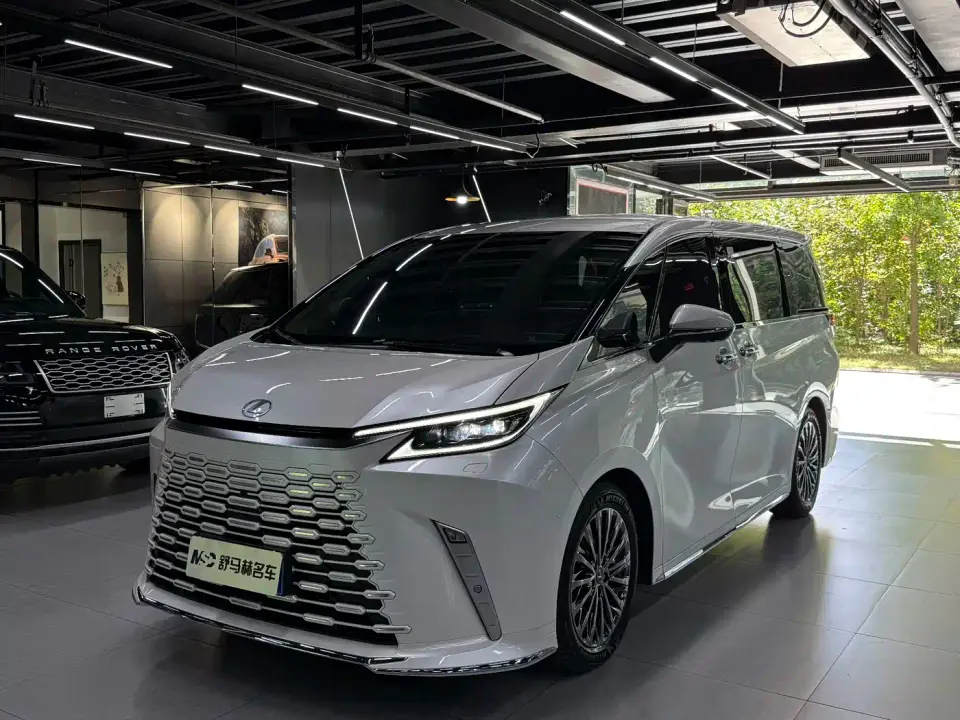 Lexus LM Model 500h Four-Seater Imperial Edition 2025