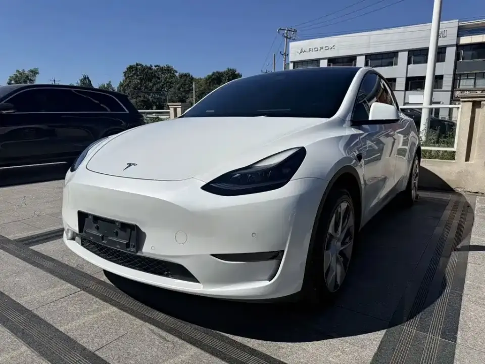 Tesla Model Y Long Range All-Wheel Drive Edition 2023